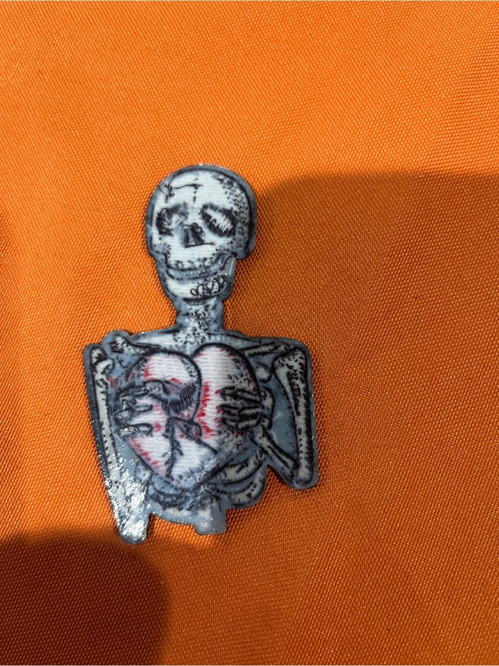 Skeleton Holding Red Heart Patch - Picture 3 of 4